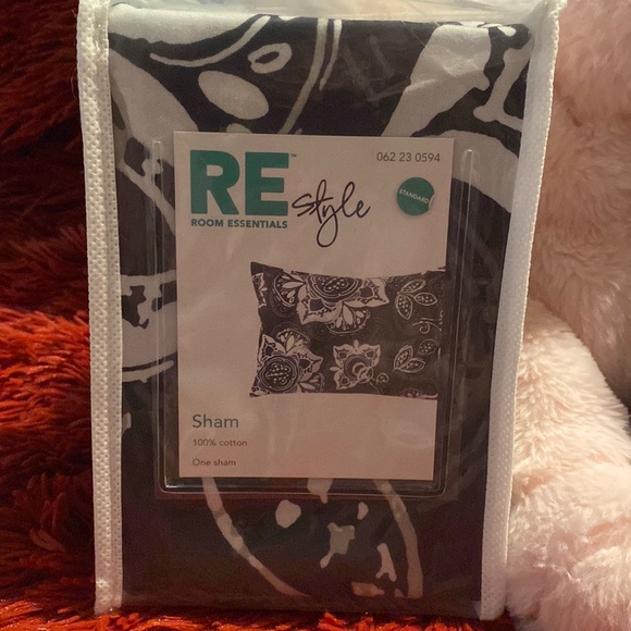 Room Essentials Other - LAST CHANCE! 2 Black and White Standard Pillow Shams by Room Essentials!